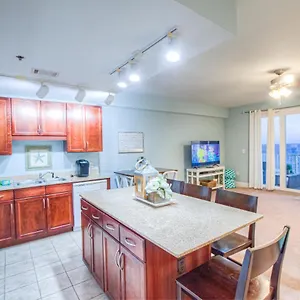 Amazing Style, Laketown Wharf 1305 -1bd, 2ba Amenities And Location! Panama City Beach